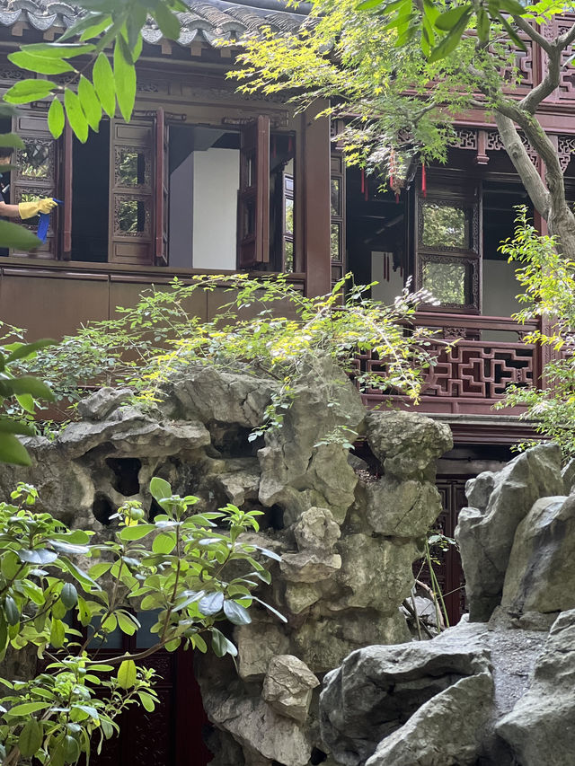🌿 “도심 속에서 만나는 고요한 고전의 세계 – 상하이 예원 (豫园)”