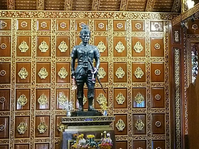 ไหว้พระธาตุผาเงา  เชียงแสน