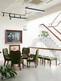 J’ADORE Cafe & Art Exhibition