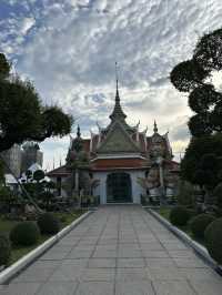 Golden Hour at Wat Arun: Serenity by the River