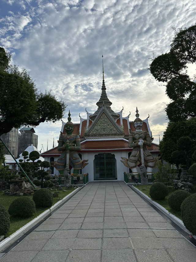 Golden Hour at Wat Arun: Serenity by the River