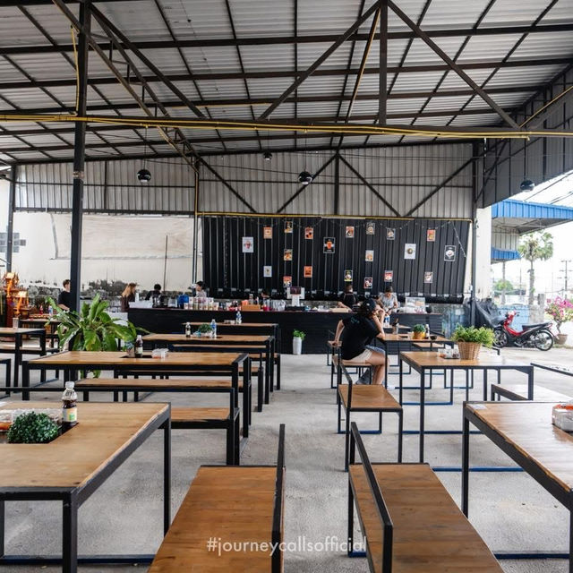 ร้านชื่อว่า“ความสัมพันธ์แบบภูเก็ต“