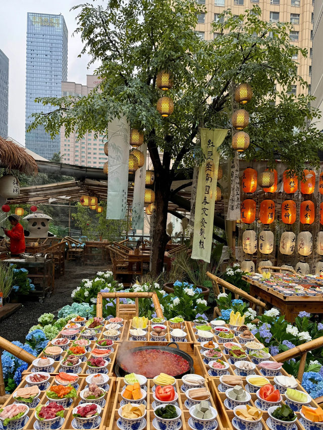 A Hidden Hotpot Haven in Chengdu’s Chunxi Road!