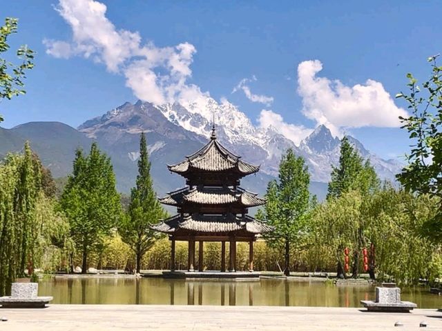 雲南 | 麗江悅榕庄，清幽雅緻，房內就能眺望玉龍雪山。