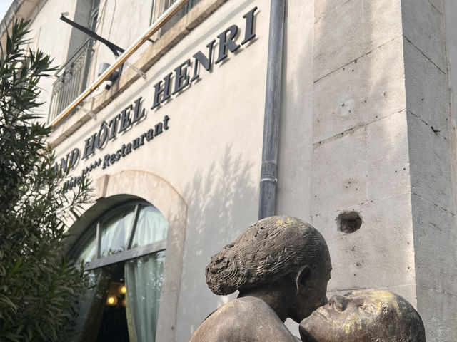 Grand Hôtel Henri ใจกลางเมืองเก่าโพรวองซ์