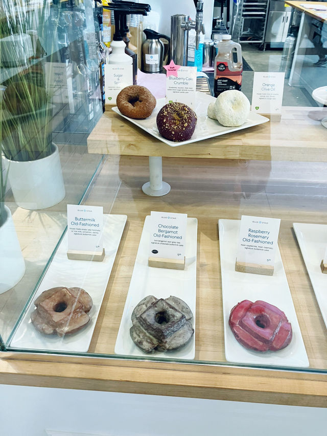 포틀랜드 대표 도넛 가게, Blue Star Donuts- PDX Airport