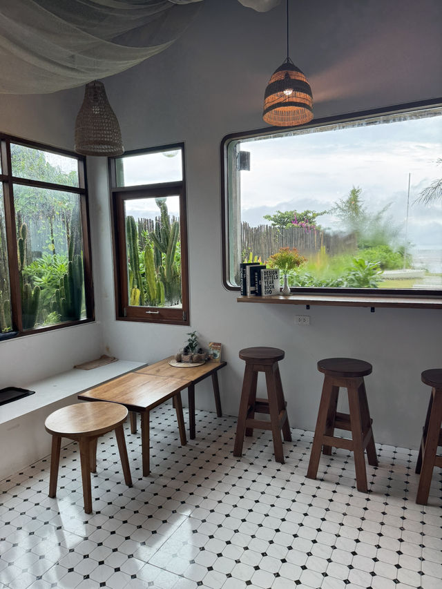 คาเฟ่ริมทะเลที่จันทบุรี