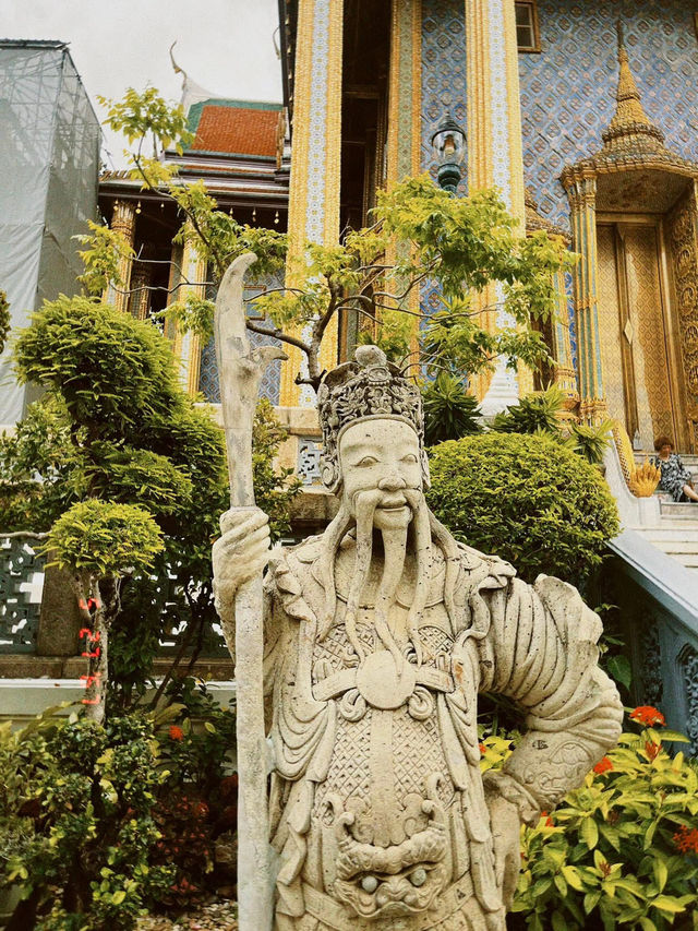 ชมวัดพระแก้วผ่านยามบ่ายกับรูปโทนฟิล์มกัน