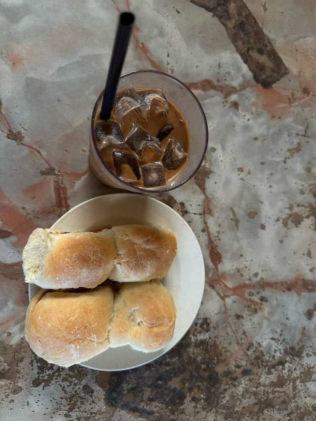 A Sip of Nostalgia at Kedai Klasik Kopi Kemaman