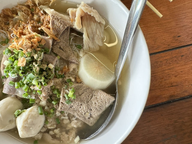 มิถุนา ก๋วยเตี๋ยวต้มยำมะนาวสด ชัยพฤกษ์