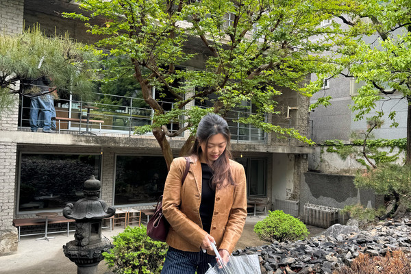 A Visit to Anthracite Cafe: Seoul’s Coffee Haven 🇰🇷☕️ | Trip.com Seoul