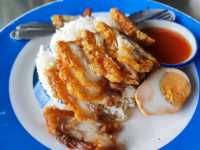 ร้านก๋วยจั๊บเก่าแก่ในตำนานเมืองแปดริ้ว