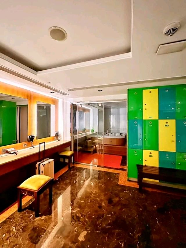 Smart Stay in the Heart of Dhaka – Holiday Inn City Centre