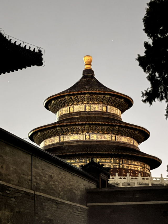 Night stroll at the park of Temple of Heaven