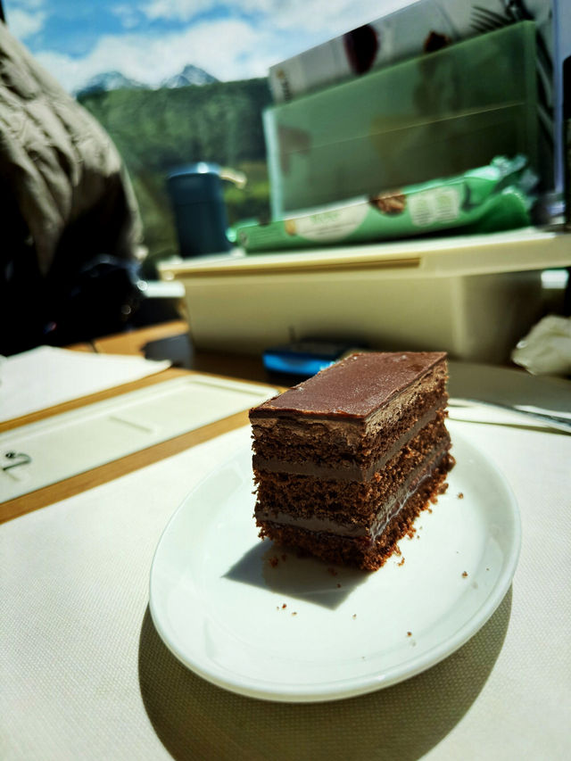 Fine Dining on Rails: Glacier Express Meal Summary