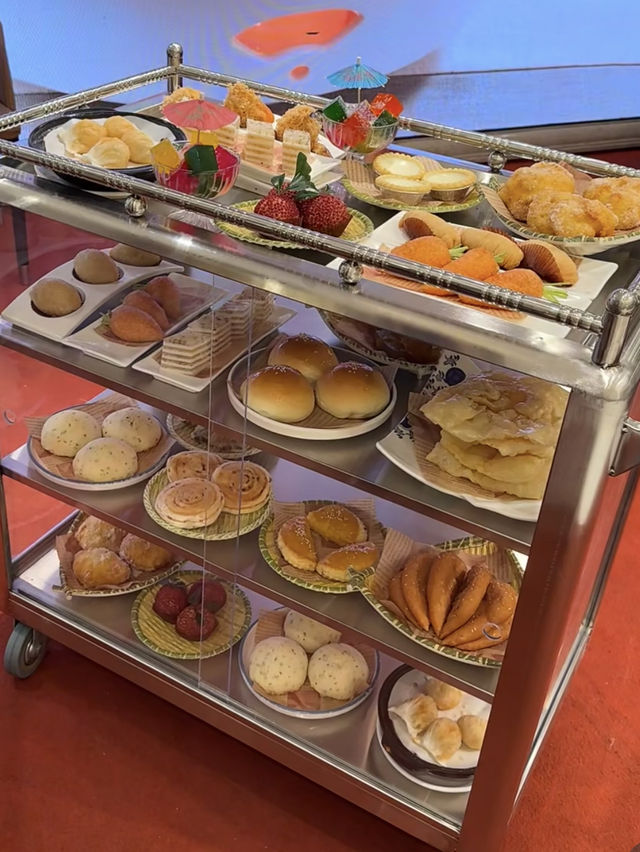 The Traditional Nostalgic “Dim Sum Trolley” Ritual Returns in GuangZhou!