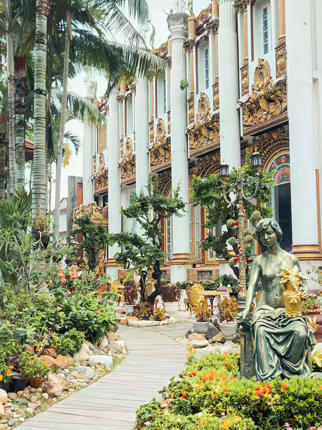 Versailles de Flore คาเฟ่สุดหรูสไตล์ปราสาทฝรั่งเศส