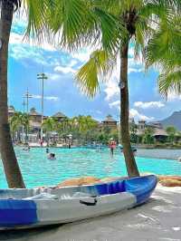 Jungle Meets Ocean – Where Water Thrills Bloom Under Canopies