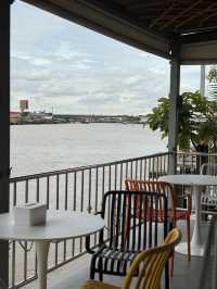 จุ้ย คาเฟ่ (Juis Cafe) เกาะเกร็ด