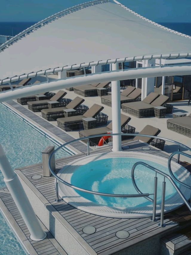 🚢💫 Genting Dream Cruise – Sail. Eat. Relax. Repeat. 🌊🍹