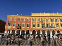 【マセナ広場（Place Masséna）｜ニースの“心臓”が揺れるモザイク広場】