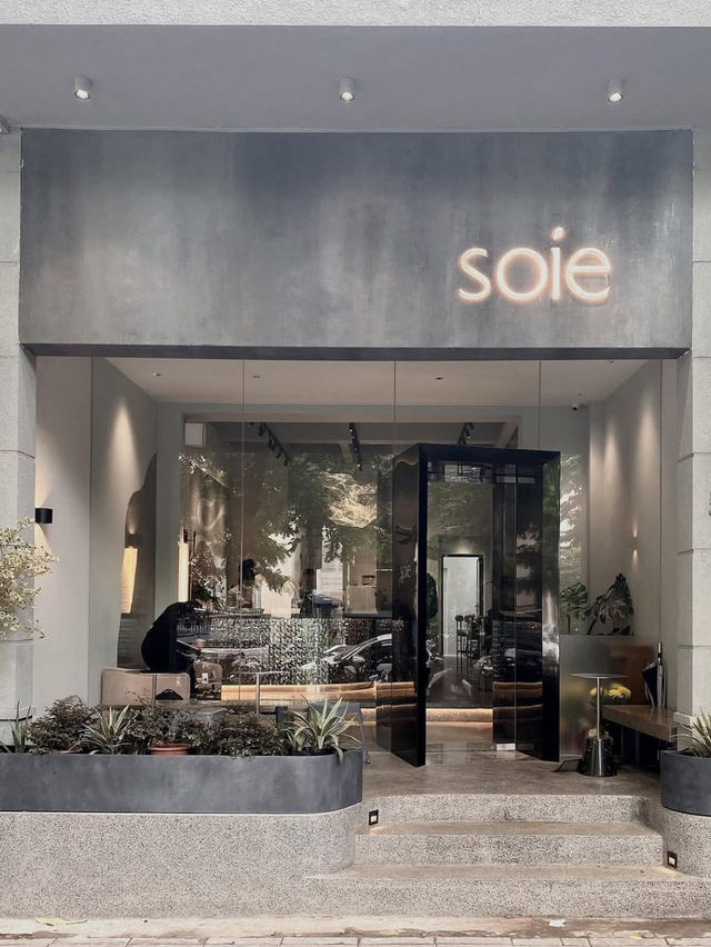 Soie by Fours