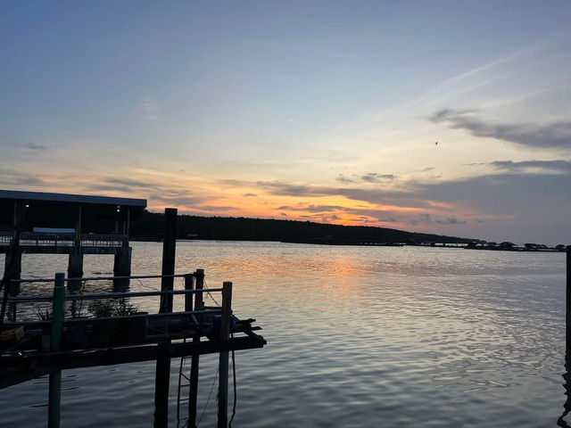 🦐🌅 Rustic Seafood Feast & Sunset Views at Kukup