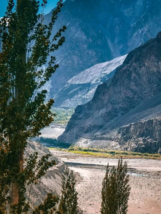 🏞️ Nubra Valley – The Desert in the Sky 🌄🐪