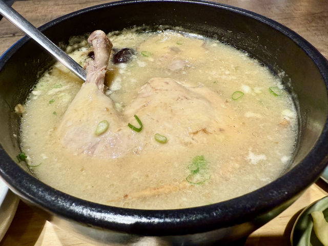 高雄成功路上漢神百貨B3美食天地.（韓姜熙小廚房）是我的最愛餐點