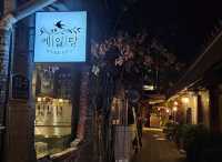 A nice cozy little bar serving nice ales and alcohols