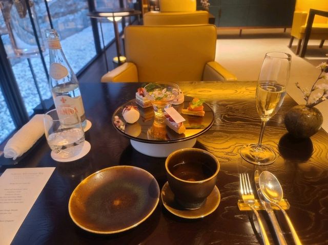교토(Kyoto) ザ リビングルーム(리빙룸 카페) 桜アフタヌーンティー(사쿠라 애프터눈티)