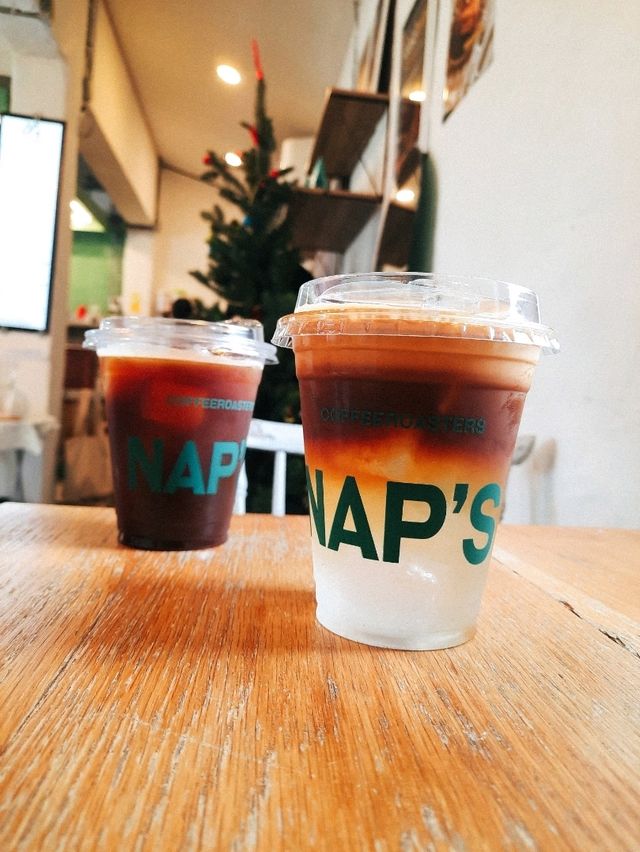 รีวิว Nap’s Bar (62 Block, ขอนแก่น) – ร้านนั่งชิลล์หลังตลาด 62 บล็อก 📍