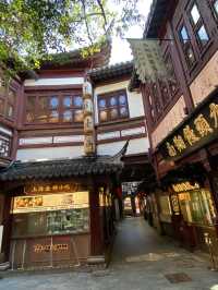 晚上金光璀璨的豫園，早上該去嗎？