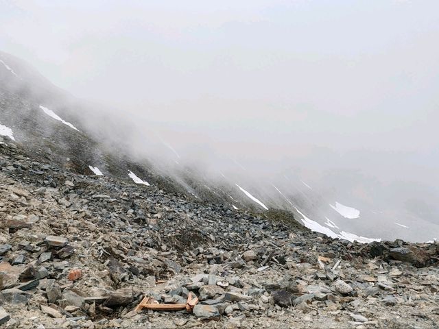 From Wangyun Tai to Yunxiao Feng: A Journey Through Mist and Majesty  