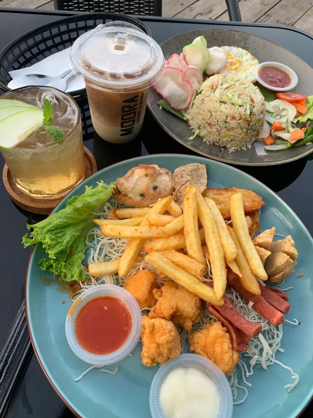 Moora Eatery: Batam’s Lakeside Flavor Haven