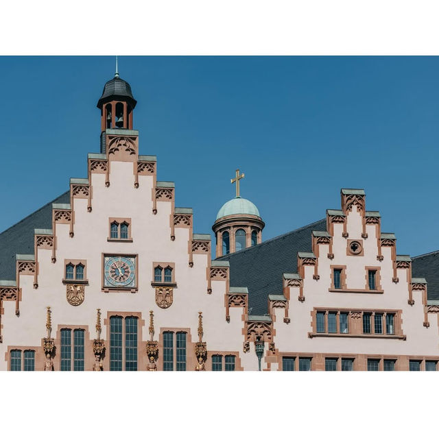 中世の風情が残るフランクフルトの心臓🏰✨「レーマー広場」