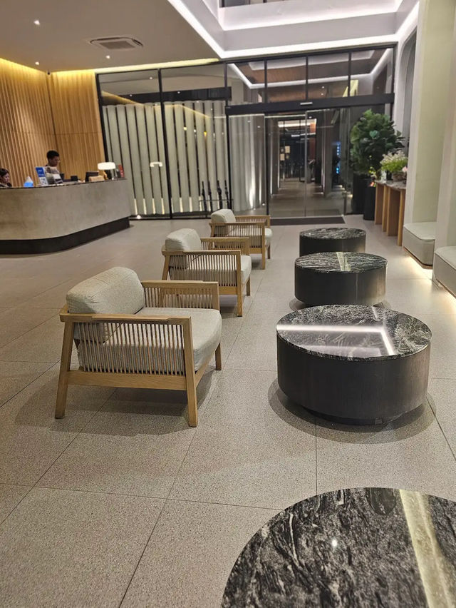 Charoennakorn’s Chic Secret Stay