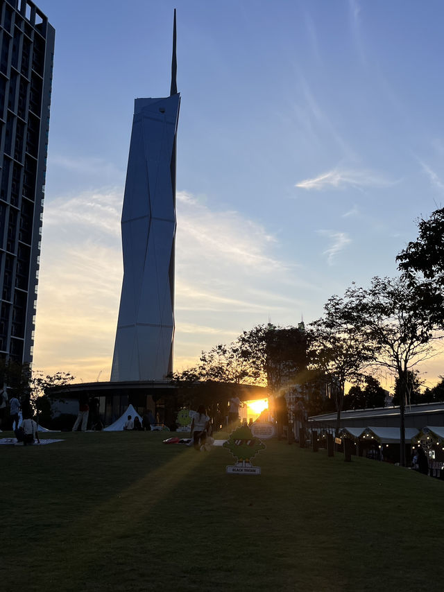🌆 Sunset to Nightfall @ Lalaport BBCC Rooftop 🌃✨