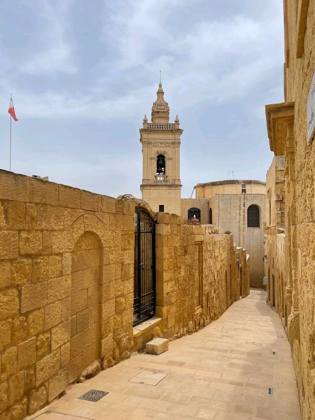Old Walls and Island Views at Cittadella