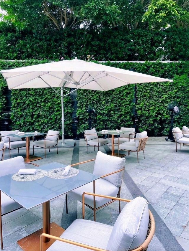 Stylish Comfort & City Convenience: Our Staycation at The Murray, a Niccolo Hotel.