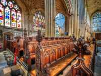 ⛪ Bath Abbey – A Gothic Masterpiece in the Heart of the City ✨