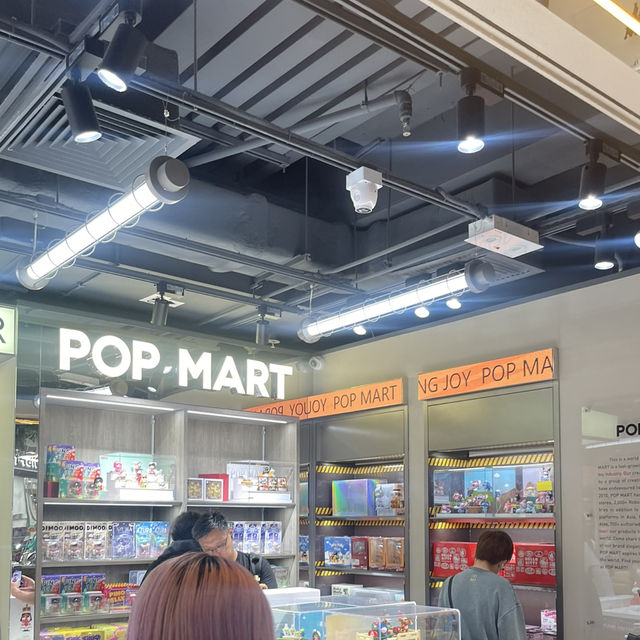 พาชมบรรยากาศ POP MART  พาชมบรรยากาศ POP MART