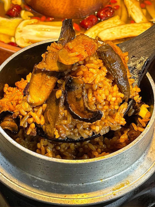 wild mushroom hotpot by Cuihu Lake!
