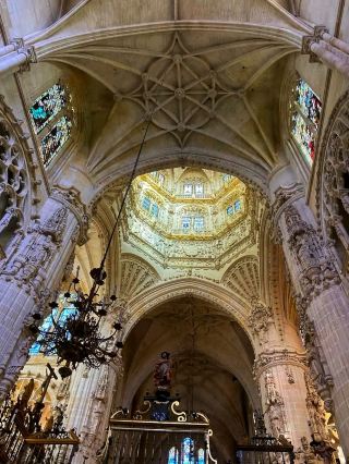 ⛪ Burgos Cathedral – Gothic Splendor in Northern Spain