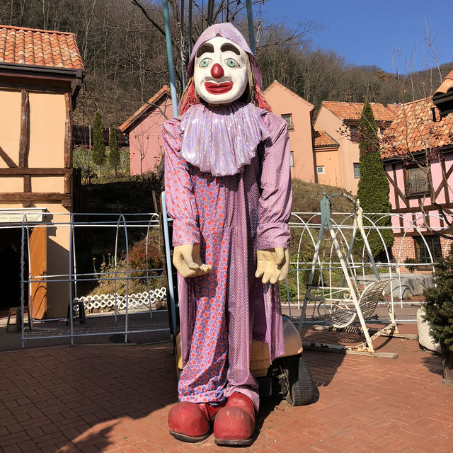 🚌 How to Visit Le Petit France on a Budget (No ITX Needed!) 🚌 How to Visit Le Petit France on a Budget (No ITX Needed!)