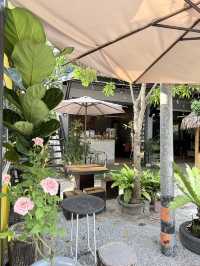 นั่งชิวยามเย็นที่ร้าน YELLOW COFFEE ☕️ 