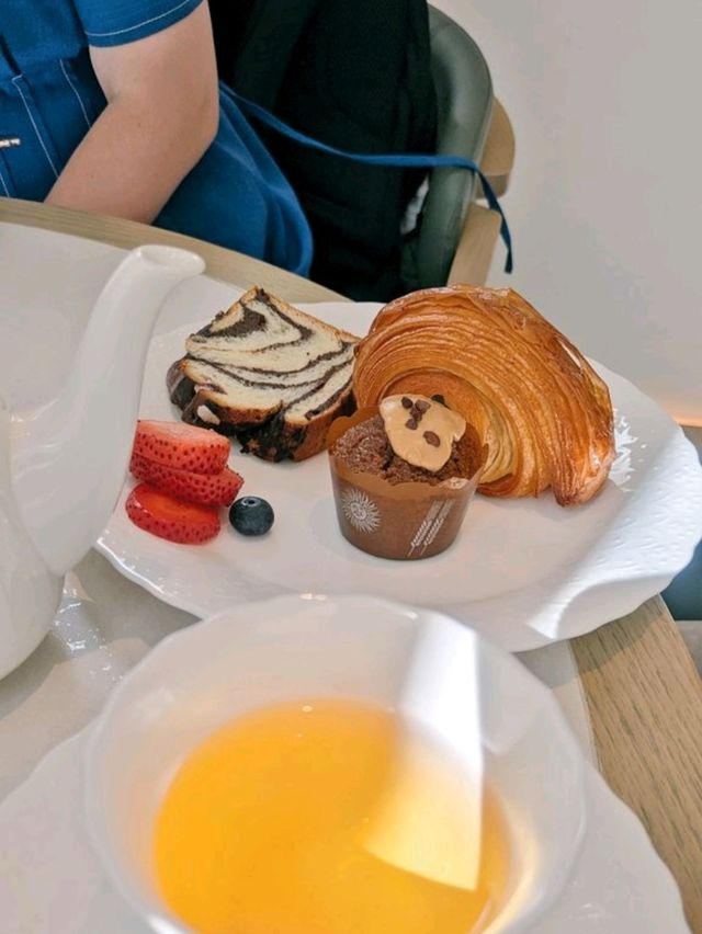 【大阪】日本人がほぼいないホテルで優雅な朝食ビュッフェ 【大阪】日本人がほぼいないホテルで優雅な朝食ビュッフェ