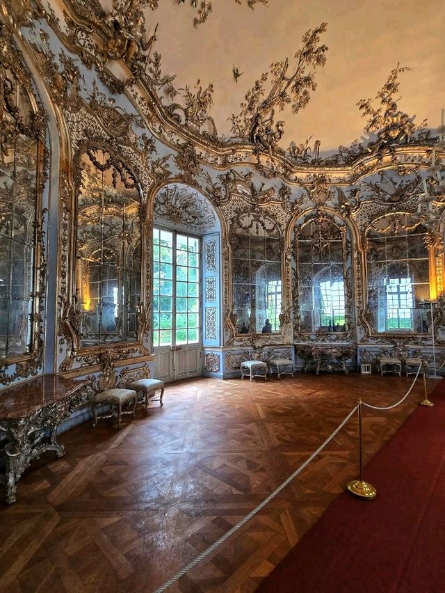 👑 Nymphenburg Palace – The Royal Charm of Munich