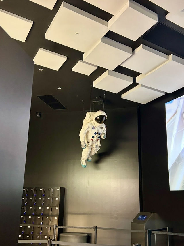 🌙 A Journey to the Moon at Space Travelium TeNQ