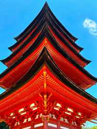 HOKOKUJINJA SENJOKAKU PAVILION.